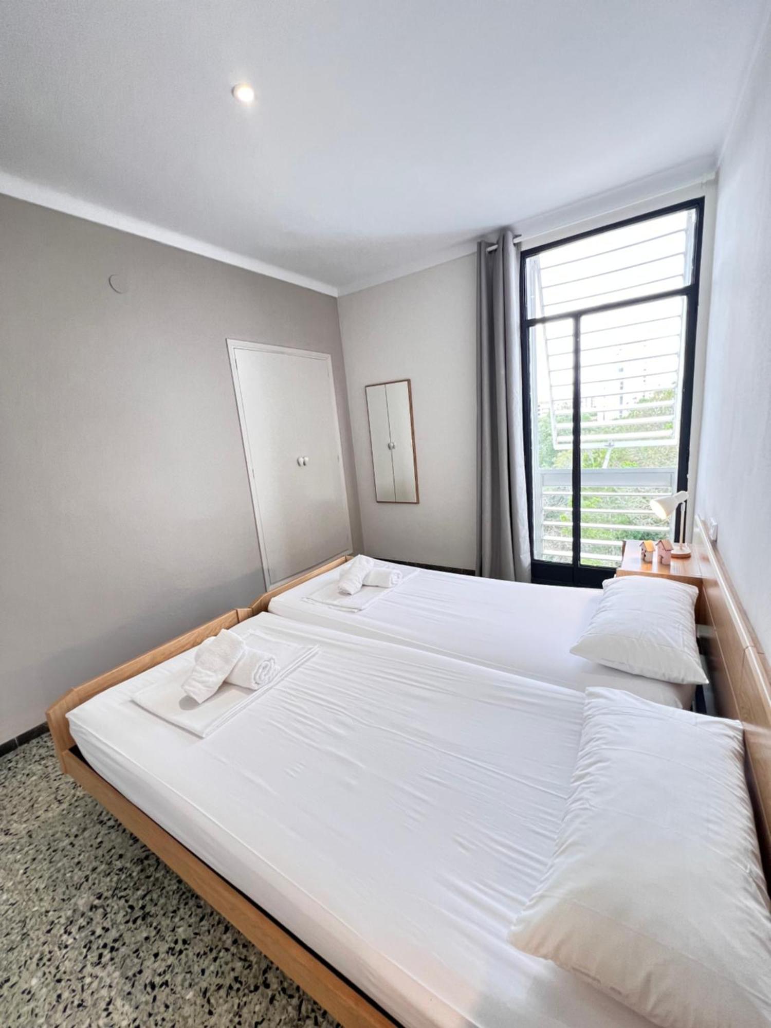 רוזס 3 Room Apartment, 500M To Beach, Swimming Pool, Nice Terrace מראה חיצוני תמונה