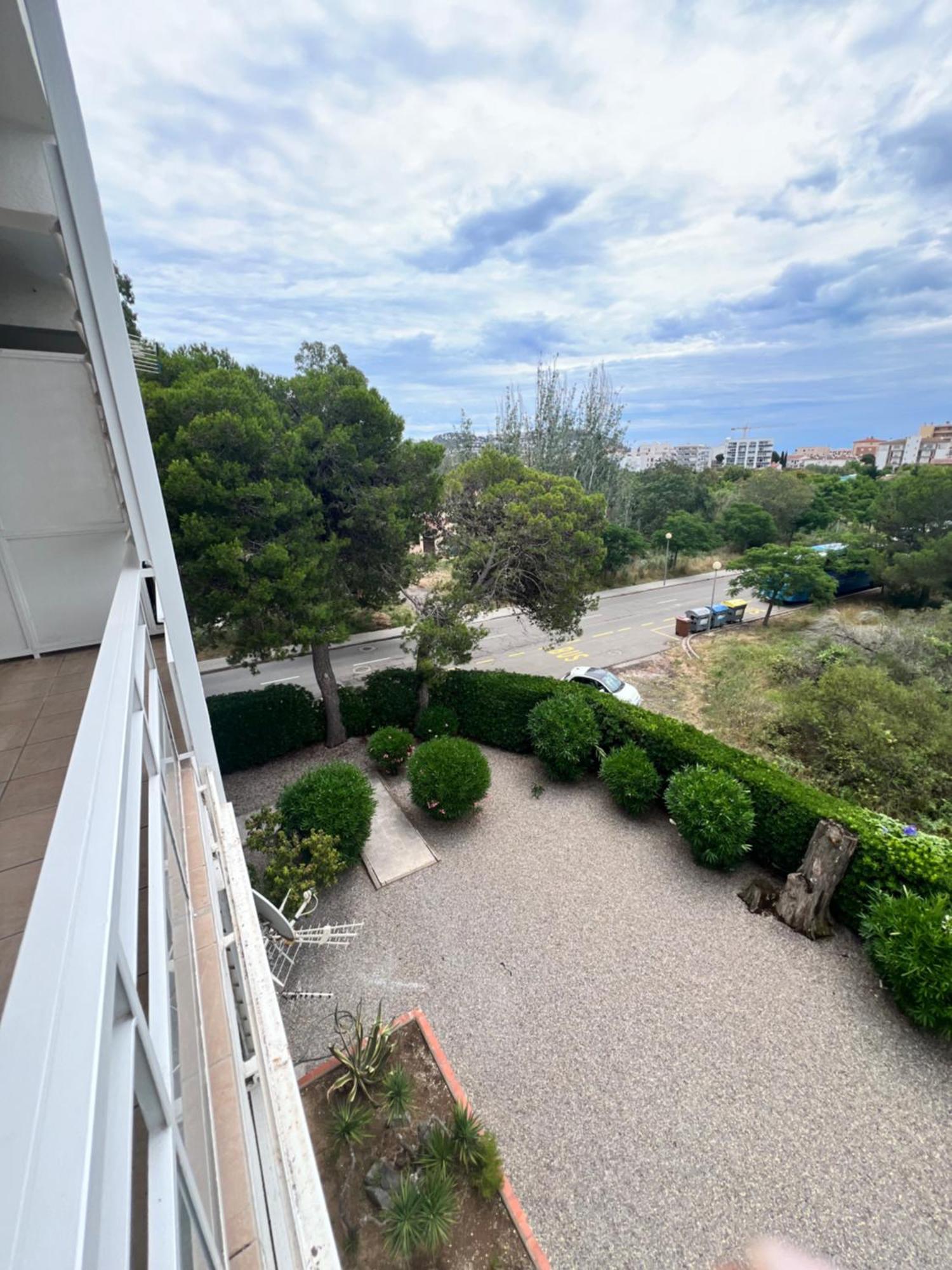 רוזס 3 Room Apartment, 500M To Beach, Swimming Pool, Nice Terrace מראה חיצוני תמונה